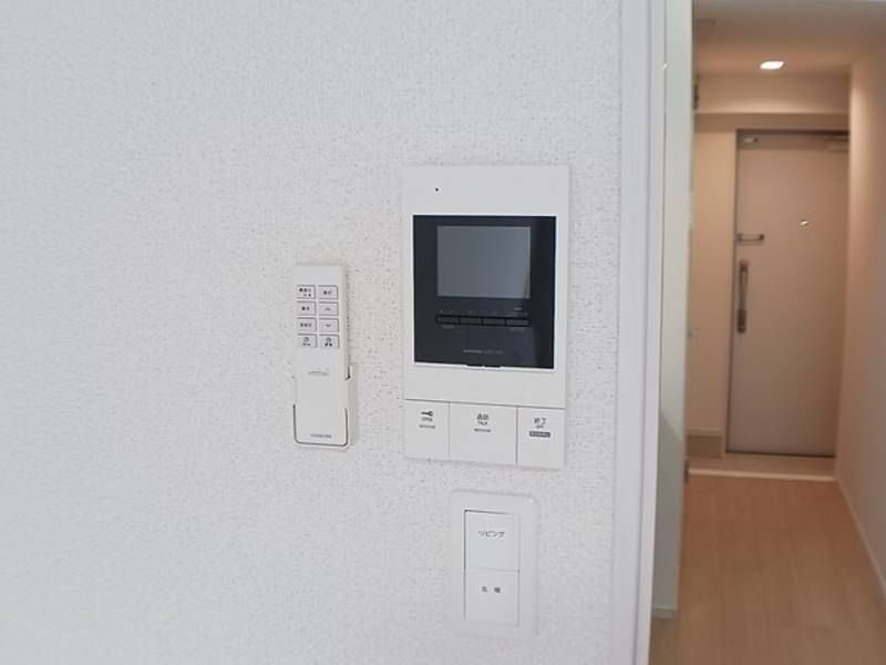 Modern 1K Apartment for Rent near Gibo Station, Naha - Thumbnail 3