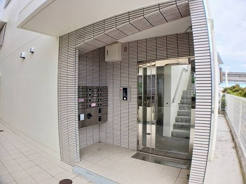 Modern 1K Apartment for Rent near Gibo Station, Naha - Thumbnail 2