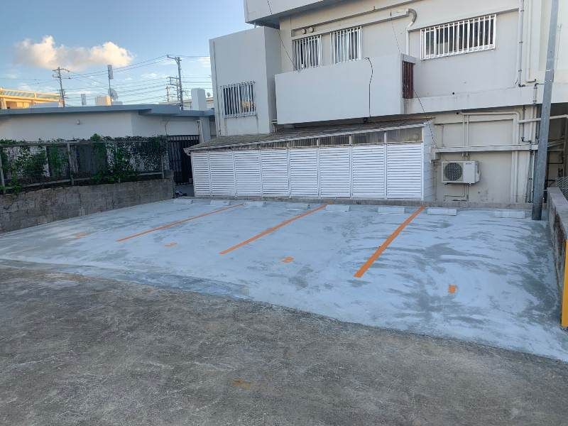 Rental Parking Space in Okinawa City for Compact Cars - Thumbnail 2