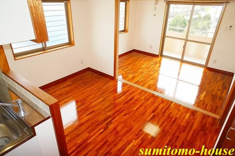 Dia Court Neo 3DK Apartment for Rent in Okinawa City - Thumbnail 4