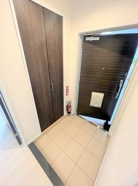 Sunny Heights Ihei 2LDK Apartment for Rent in Chatan, Okinawa - Thumbnail 2
