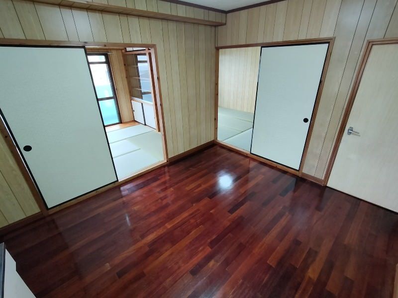 3LDK Apartment for Rent in Okinawa City, Kaibou - Thumbnail 2