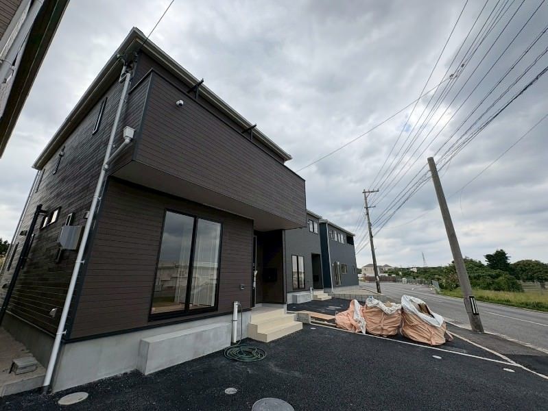 New 4LDK House with Tatami Corner in Uruma, Okinawa - Thumbnail 2