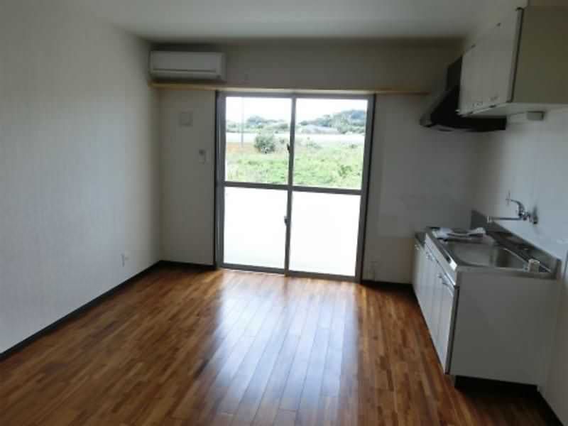 1R Apartment for Rent in Uruma City, Okinawa - 40,000 Yen - Thumbnail 3