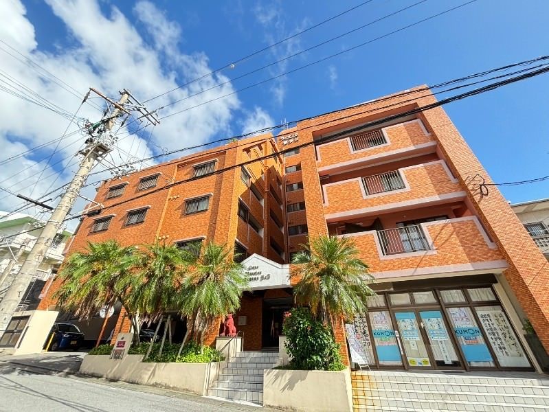 Lions Mansion Shigetagawa 2 3LDK Apartment for Rent in Naha - Thumbnail 2