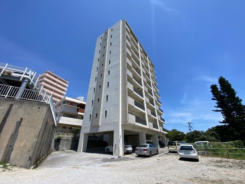 3LDK Apartment for Sale in Okinawa City with Ocean View - Thumbnail 3