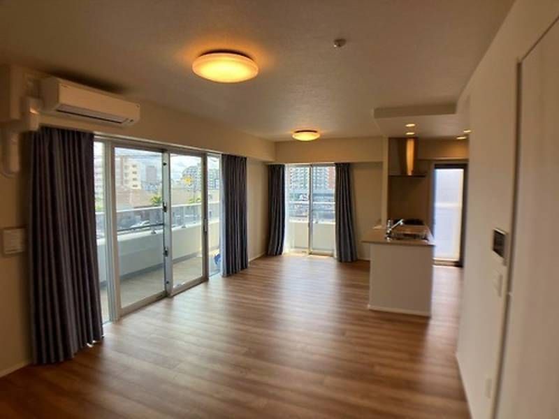Modern 3LDK Apartment for Rent in Chatan, Okinawa - Thumbnail 4