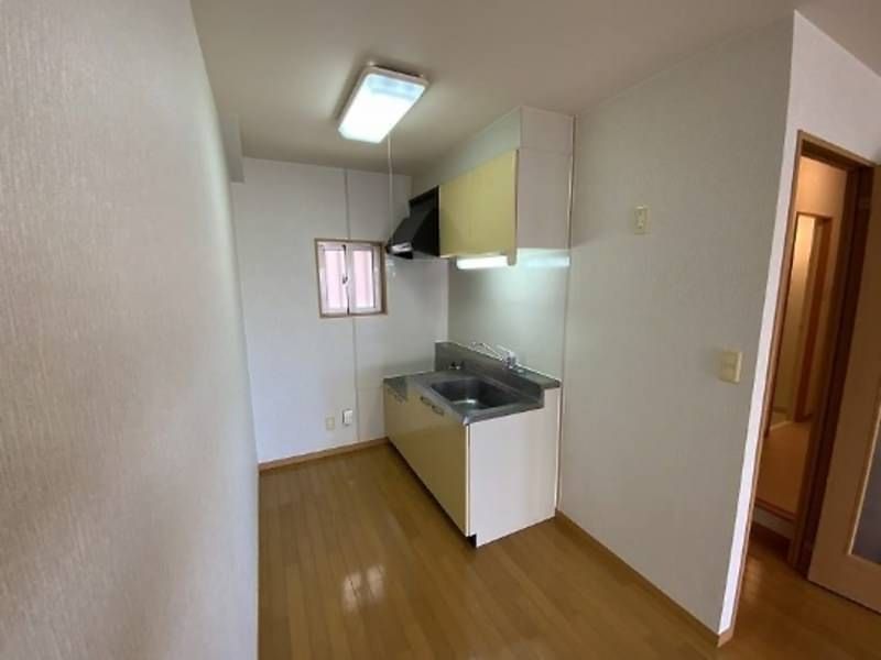 1LDK Apartment for Rent in Naha Uenoya, Okinawa - Thumbnail 3