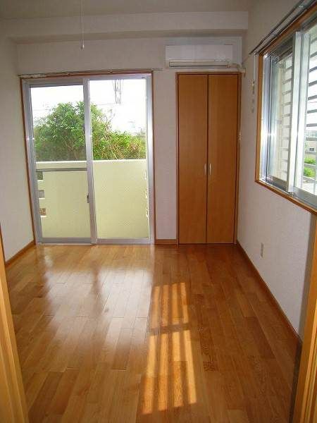 Glendale Hill 2DK Apartment for Rent in Nanjo City, Okinawa - Thumbnail 2