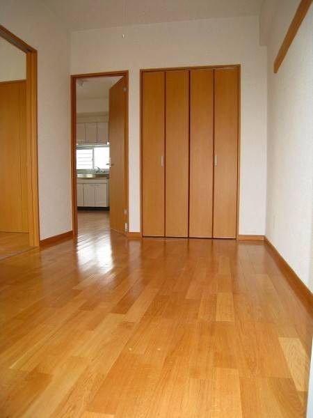 Glendale Hill 2DK Apartment for Rent in Nanjo City, Okinawa - Thumbnail 3