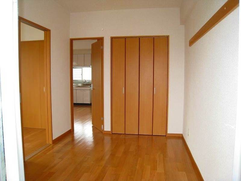 Glendale Hill 2DK Apartment for Rent in Nanjo City, Okinawa - Thumbnail 4