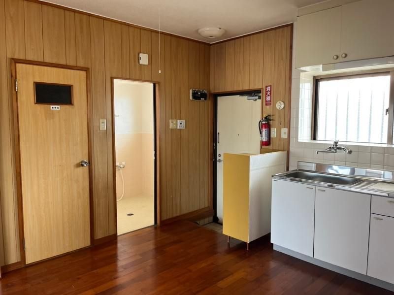 Tamoto Apartment 2DK for Rent in Haebaru, Okinawa - Thumbnail 3