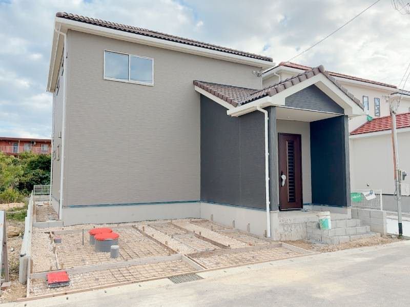 New 4LDK House in Uruma City, Okinawa with Pantry and Garden - Thumbnail 4
