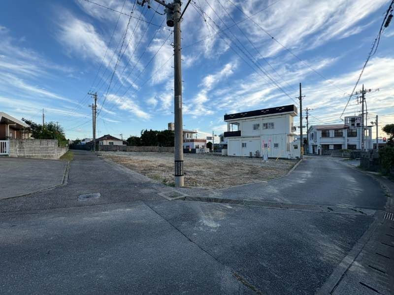 213 Tsubo Land for Sale in Itoman City, Okinawa - Apartment Build Possible - Thumbnail 3