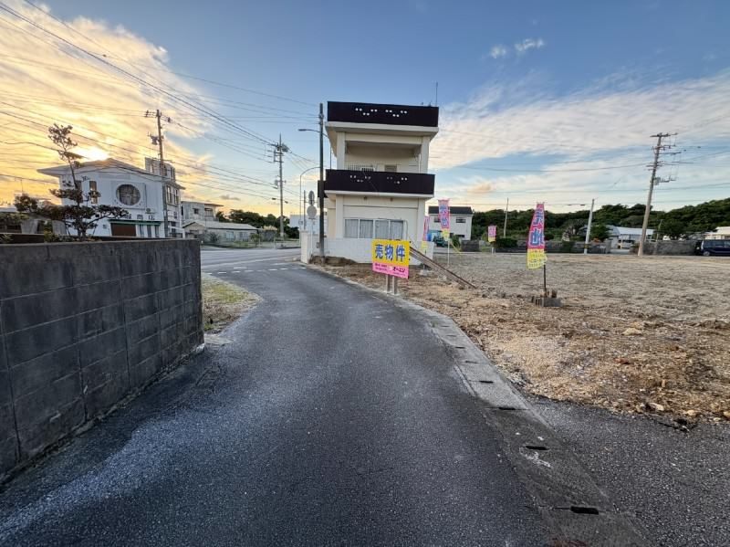 213 Tsubo Land for Sale in Itoman City, Okinawa - Apartment Build Possible - Thumbnail 2