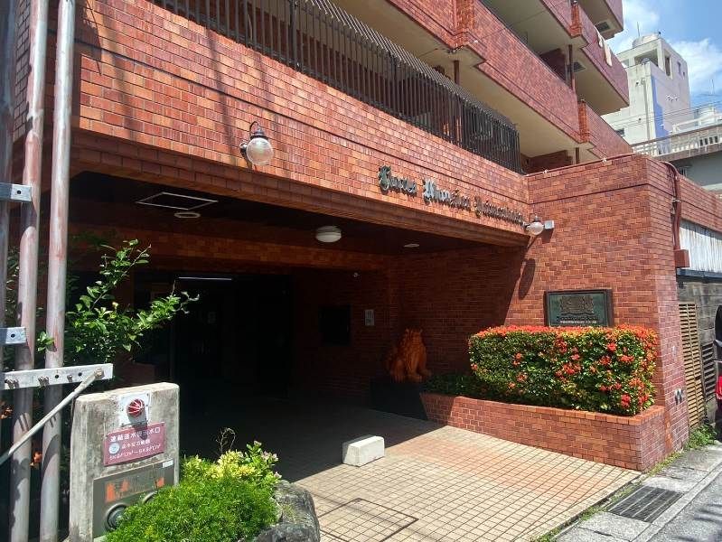 Refurbished 3LDK Apartment in Lions Mansion Daibunkaku, Naha - Thumbnail 2
