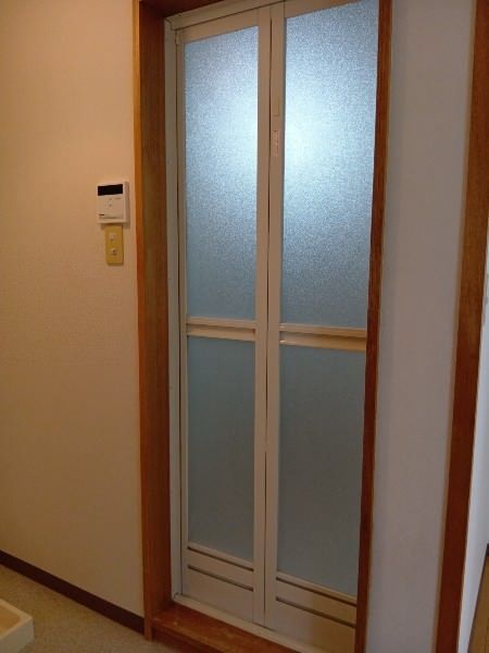 2DK Apartment for Rent in Urasoe, Okinawa - 41m² - Thumbnail 4