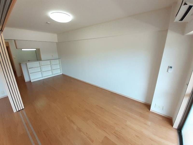 1LDK Apartment for Rent in Urasoe City, Okinawa - 69,000 Yen - Thumbnail 3