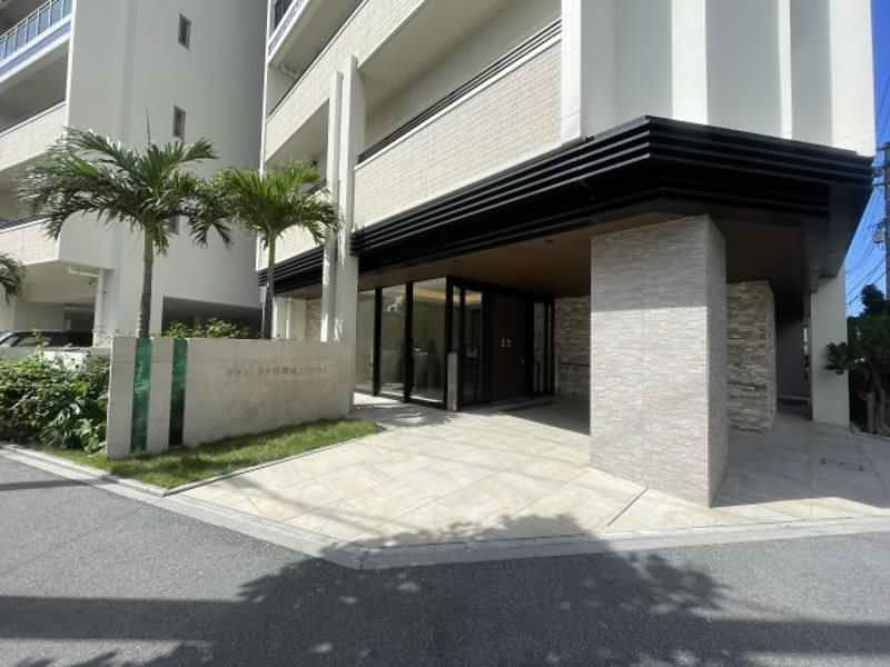 Ocean View 2LDK Apartment in Naha's Branciera Akebono Premist - Thumbnail 3