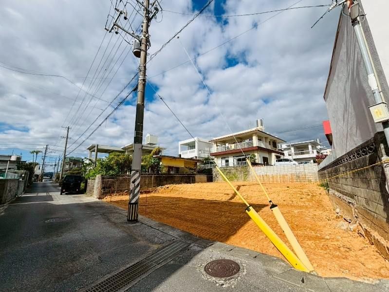 Land for Sale in Uruma City, Okinawa - 77.9 Tsubo, No Building Conditions - Thumbnail 3