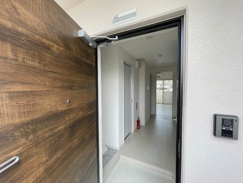 Modern 1K Apartment for Rent in Urasoe, Okinawa - Thumbnail 3