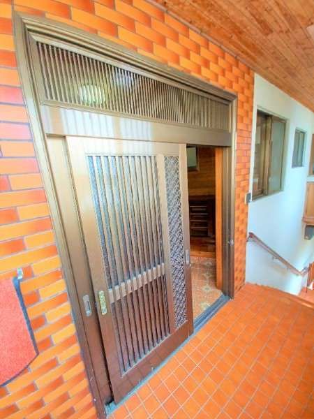 3LDK Apartment for Rent in Okinawa City with Free Garage Parking - Thumbnail 3