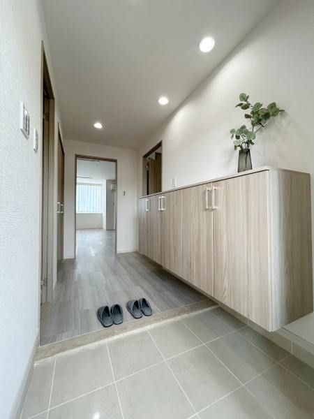 2LDK Renovated Ocean-View Apartment in Naha, Okinawa - Image 1