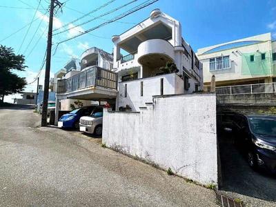 Ocean View 3LDK House in Nishihara Town, Near Schools and Shopping — Image 1, Nishihara, Okinawa