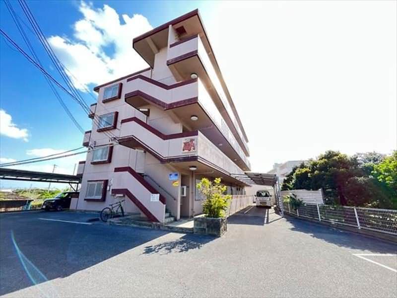 Laguna Green Terrace Tohbaru 2DK Apartment for Rent in Okinawa City - Thumbnail 2