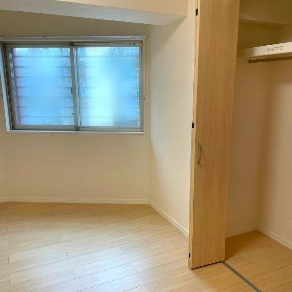 Modern 1K Apartment for Rent in Naha Makishi, Okinawa - Thumbnail 2
