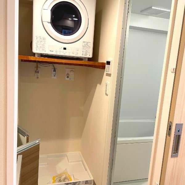 Modern 1K Apartment for Rent in Naha Makishi, Okinawa - Thumbnail 4