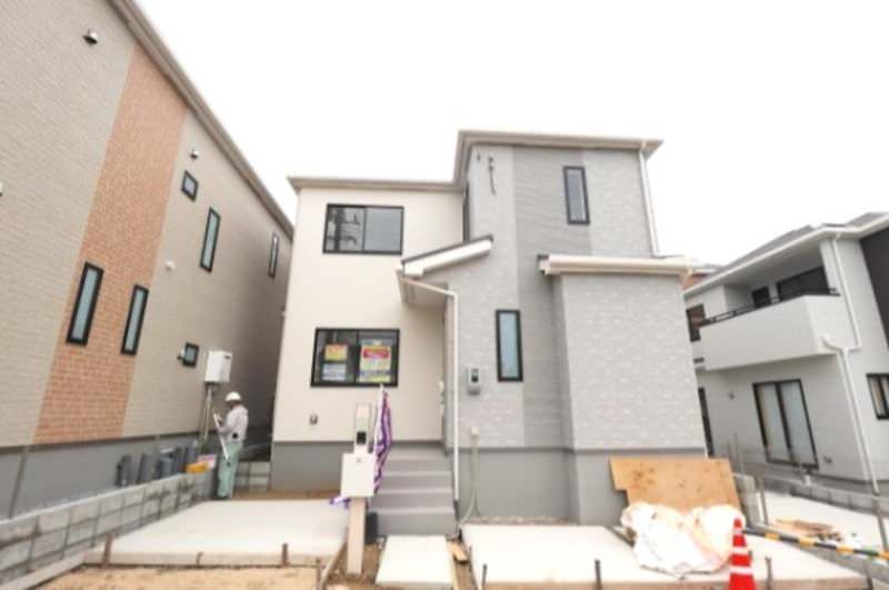 New 4LDK House in Uruma City Okinawa with Walk-in Closet - Thumbnail 2