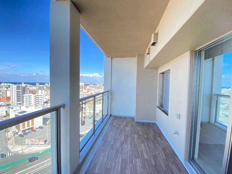 Ocean-View 2LDK Condo in Ginowan, Okinawa | Pet-Friendly - Thumbnail 4