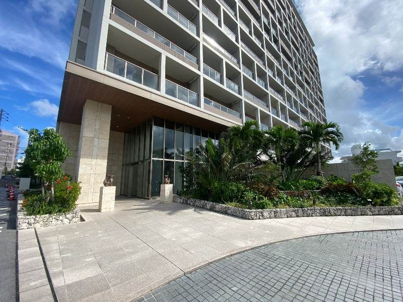 Ocean-View 2LDK Condo in Ginowan, Okinawa | Pet-Friendly - Image 1