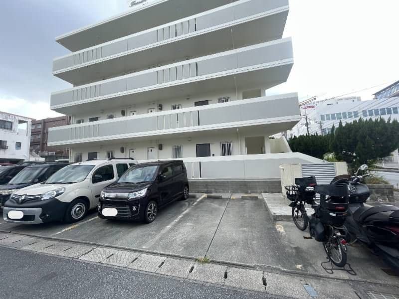 Renovated 2LDK Apartment for Rent in Naha Ameku, Okinawa - Thumbnail 4