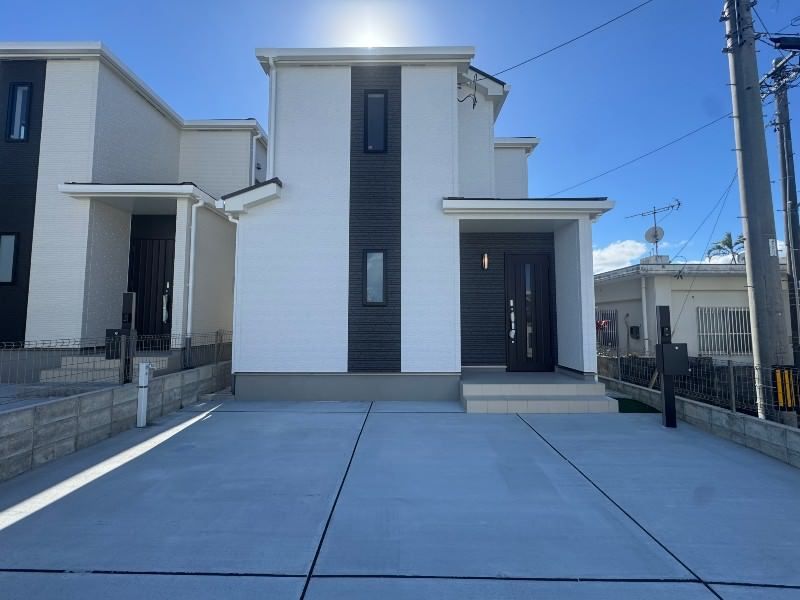 New 4LDK House for Sale in Yomitan Village, Okinawa - Thumbnail 2
