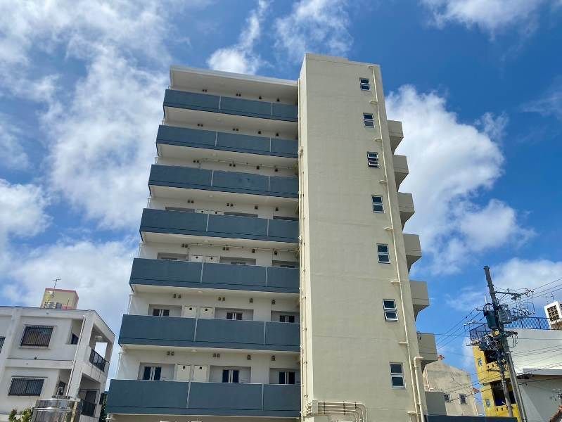 1R Apartment for Rent in Chatan, Okinawa with Ocean View & Pet Consideration - Thumbnail 2