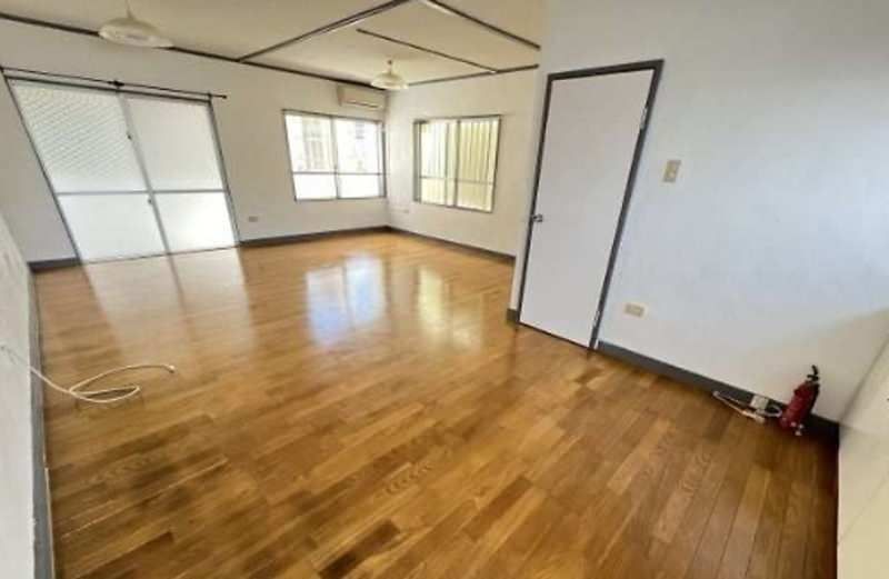 1K Apartment for Sale in Awase, Okinawa City - 47 Million Yen - Thumbnail 2