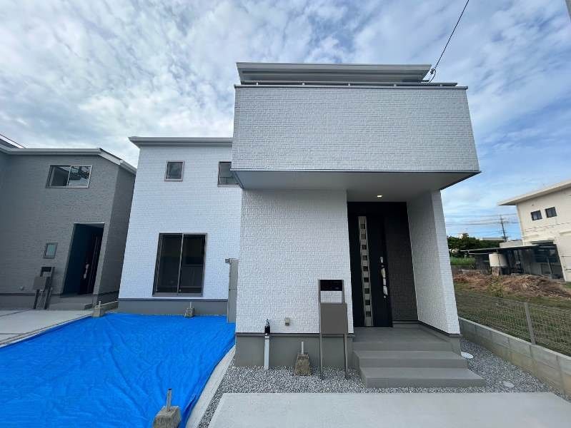 New 3LDK House in Uruma City, Okinawa - Thumbnail 2