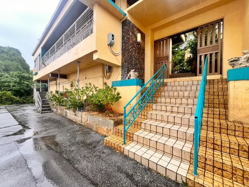 Ocean View Detached House for Sale in Ginowan, Okinawa - Thumbnail 3