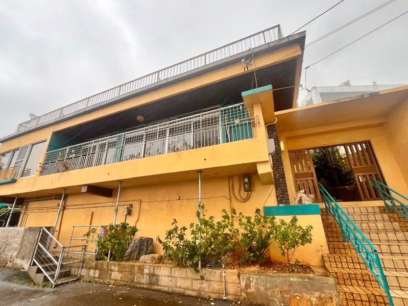 Ocean View Detached House for Sale in Ginowan, Okinawa - Thumbnail 4