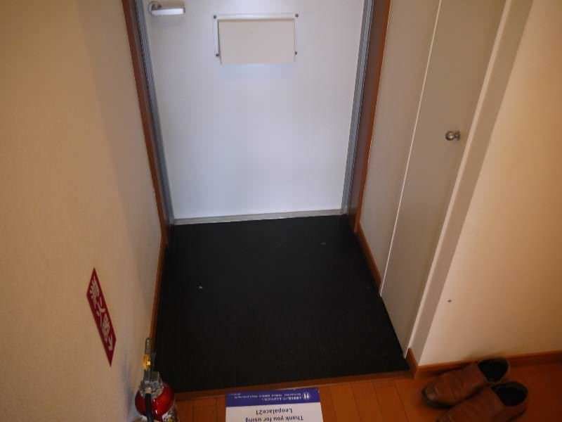1K Apartment for Rent in Uruma City, Okinawa - Image 1
