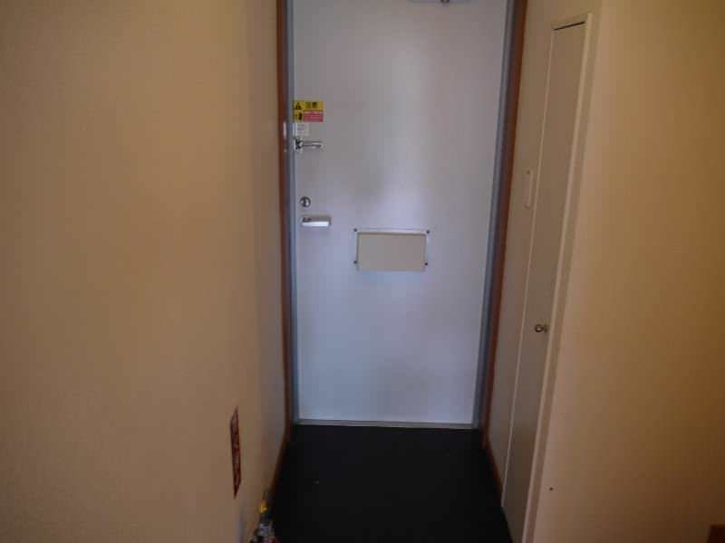 1K Apartment for Rent in Uruma City, Okinawa - Thumbnail 4
