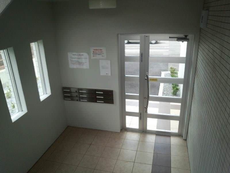 2LDK Apartment for Rent in Uruma City, Okinawa with Free Internet & Parking - Thumbnail 4
