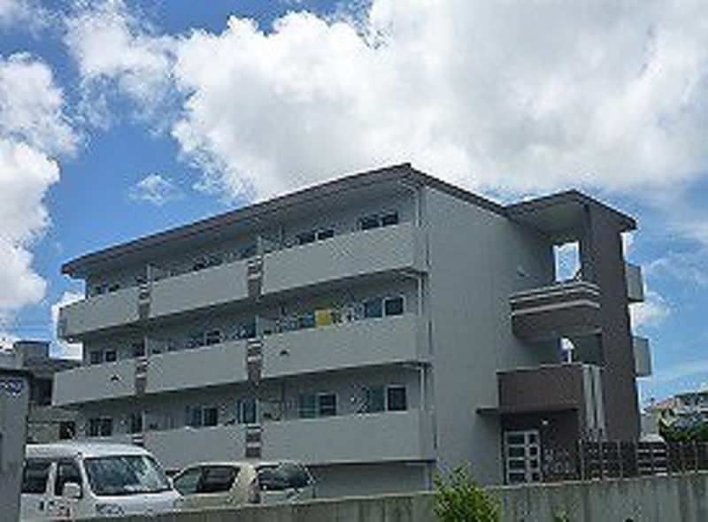 2LDK Apartment for Rent in Uruma City, Okinawa with Free Internet & Parking - Thumbnail 2