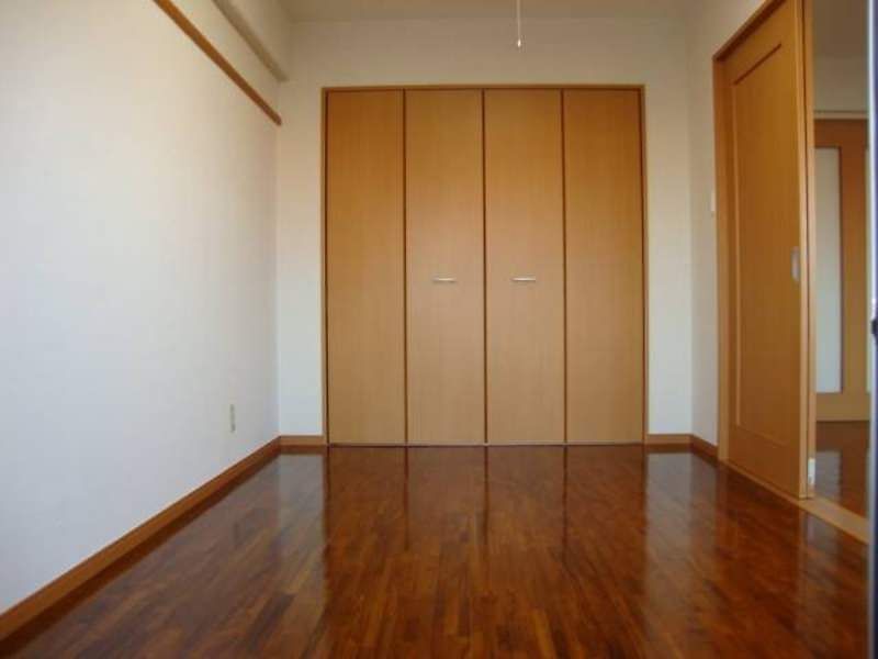 2DK Apartment for Rent in Toyosaki, Tomigusuku, Okinawa - Thumbnail 4