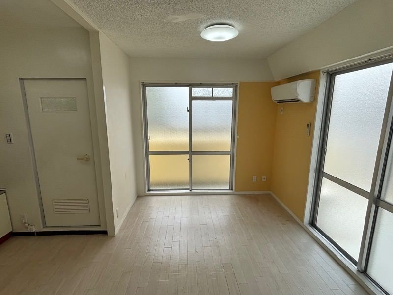 Sunny Partner Shiroma 1R Apartment for Rent in Urasoe, Okinawa - Thumbnail 2