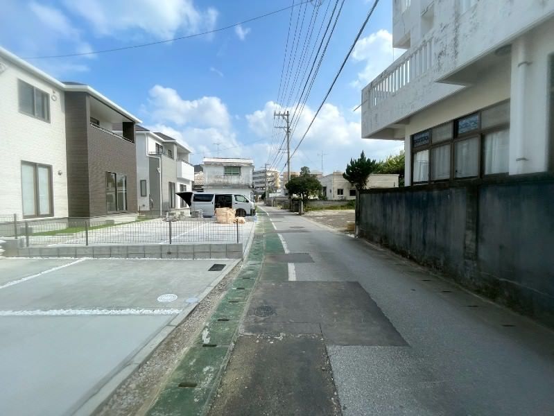 New 4LDK House with Walk-in Closet in Okinawa City - Thumbnail 4