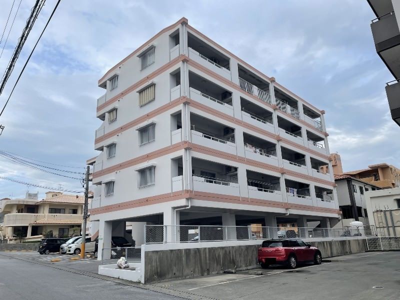 1DK Apartment for Rent in Yobo, Tomigusuku, Okinawa - Thumbnail 2