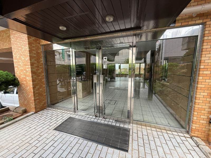 Renovated 4LDK Apartment in Naha, Okinawa for Sale - Thumbnail 2